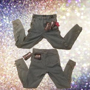 High Rise Jeans.